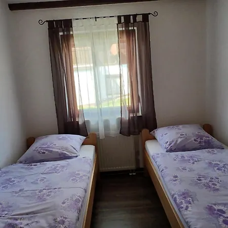 Haus 80 Eg Appartamento Arrach